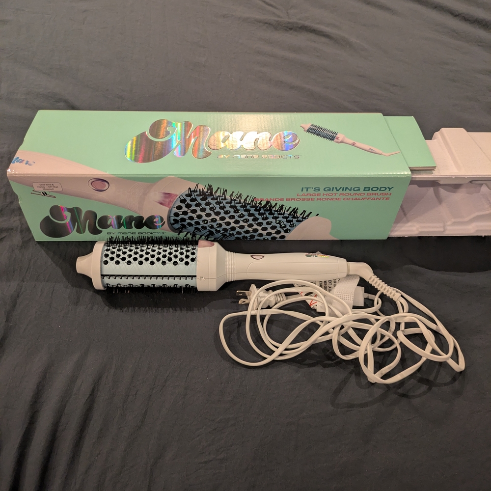 Mane It's Giving Body Large Hot Thermal Round Brush